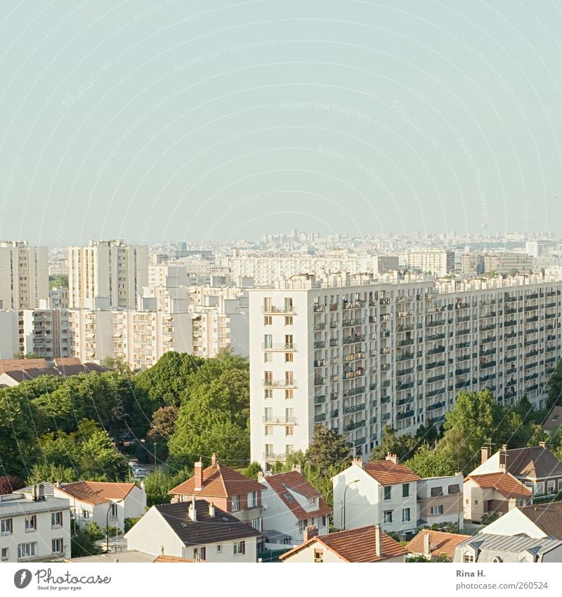 Bright Light Big City II Paris Frankreich Stadt Hauptstadt Skyline Haus Einfamilienhaus Hochhaus Architektur hell Quadrat eng Park Farbfoto Außenaufnahme