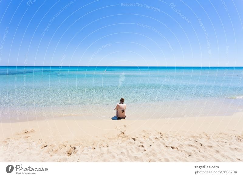 Lido Venere, Apulien, Italien Adria Schwimmen & Baden Strand Schönes Wetter Küste Farbe mehrfarbig Unendlichkeit Europa Frau Fußspur Horizont Idylle Landschaft