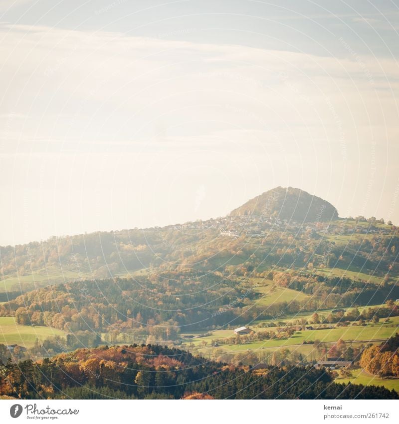 Herbst im November Umwelt Natur Landschaft Pflanze Himmel Wolken Sonne Sonnenlicht Schönes Wetter Baum Gras Sträucher Grünpflanze Wiese Feld Hügel Hohenstaufen