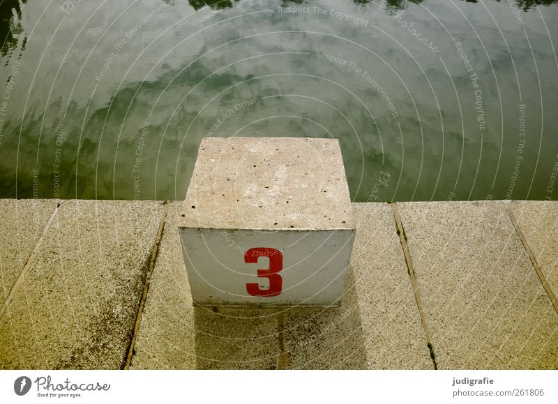 Drei Wasser Himmel Schwimmbad Beton Zeichen Ziffern & Zahlen Schwimmen & Baden eckig Stadt Freizeit & Hobby Sport Sommerbad 3 Startblock Sprungblock Farbfoto