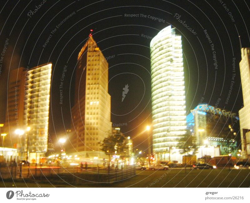 potsdamer platz Potsdamer Platz Nacht Licht grell Hochhaus Architektur Berlin