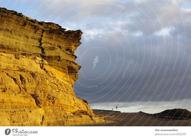 highway to hell Sommer Sommerurlaub Sonne Landschaft Wolken Sonnenaufgang Sonnenuntergang Felsen El Golfo Lanzarote Europa Afrika Menschenleer Verkehrswege