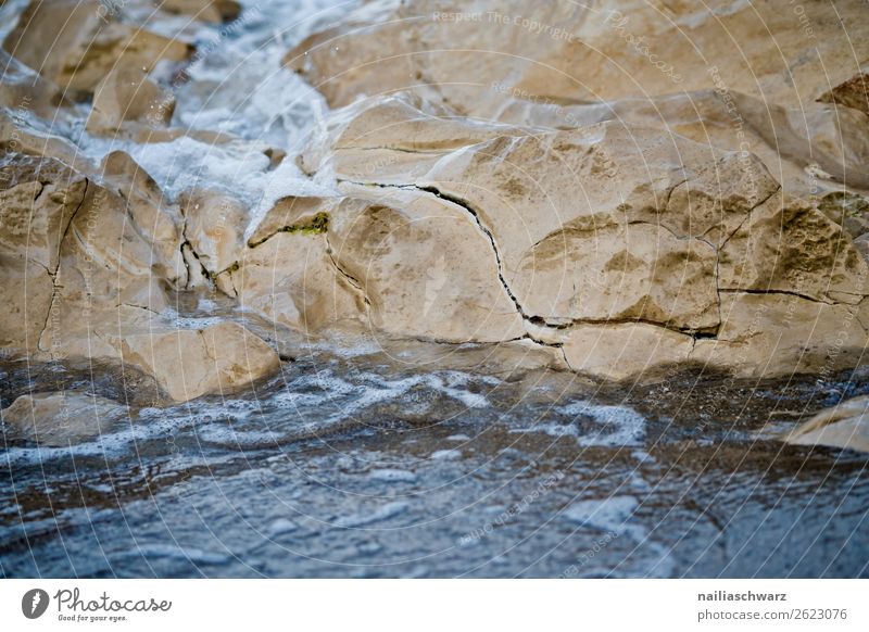 Am Strand Ferien & Urlaub & Reisen Tourismus Sommer Sommerurlaub Umwelt Natur Landschaft Wärme Felsen Wellen Küste Meer Mittelmeer schön wild blau Romantik