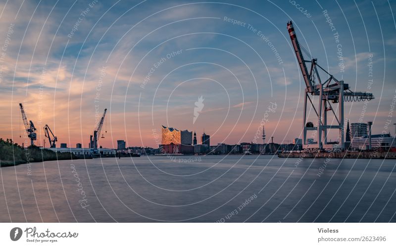 Das weite Hamburg, Elbphilharmonie,Michel, Telemichel Sonnenuntergang maritim Reflexion & Spiegelung glänzend Langzeitbelichtung außergewöhnlich Licht