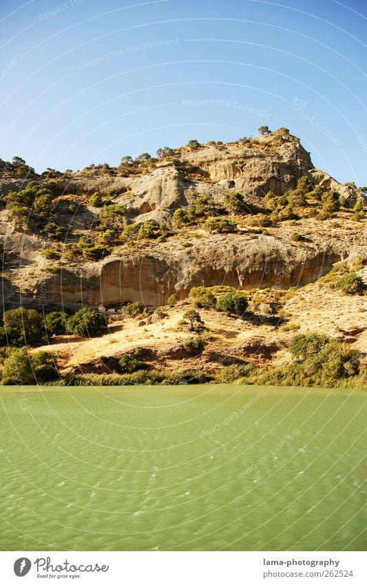 La ribera [XXIV] Natur Landschaft Urelemente Wasser Baum Sträucher Hügel Felsen Wellen Flussufer Guadalhorce Malaga Andalusien Spanien