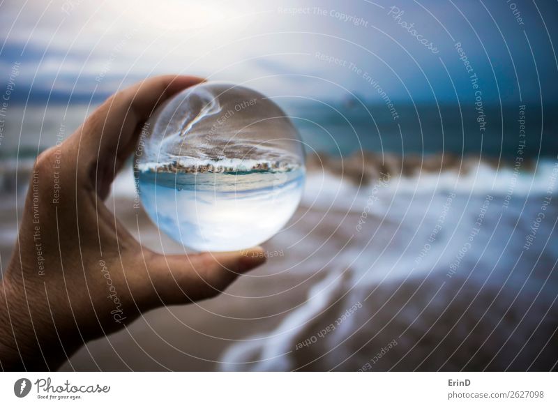 Sturmflut in Glaskugelreflexion eingefangen Design schön Ferien & Urlaub & Reisen Strand Meer Umwelt Natur Landschaft Himmel Wolken Wetter Unwetter Küste Kugel