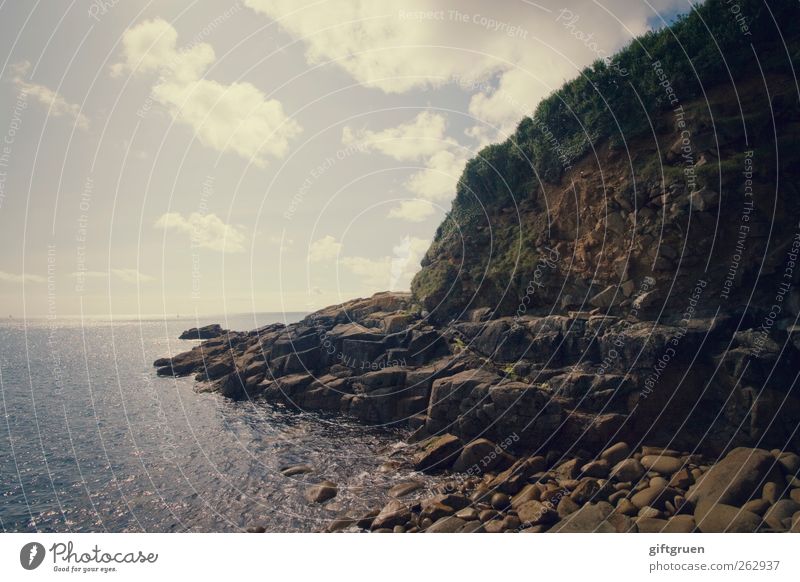 stony Umwelt Natur Landschaft Urelemente Wasser Himmel Wolken Horizont Sommer Schönes Wetter Felsen Berge u. Gebirge Wellen Küste Strand Bucht Meer Insel blau