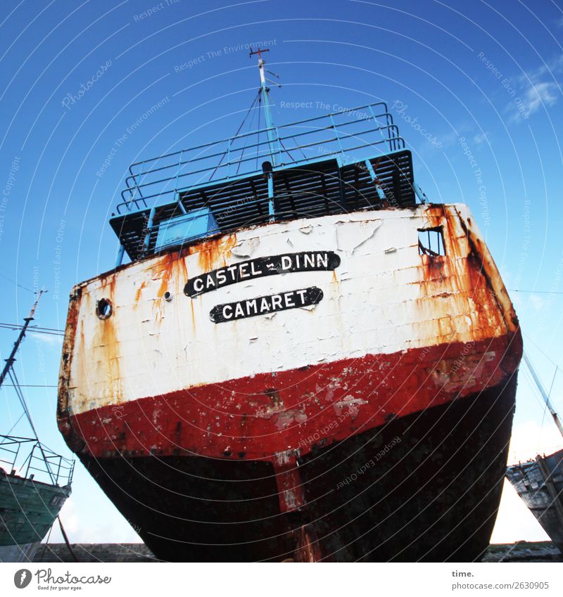 verlassen und beliebt Himmel Schönes Wetter Bretagne Schifffahrt Passagierschiff Fähre Wasserfahrzeug Hafen Schiffswrack Friedhof Rost Schriftzeichen