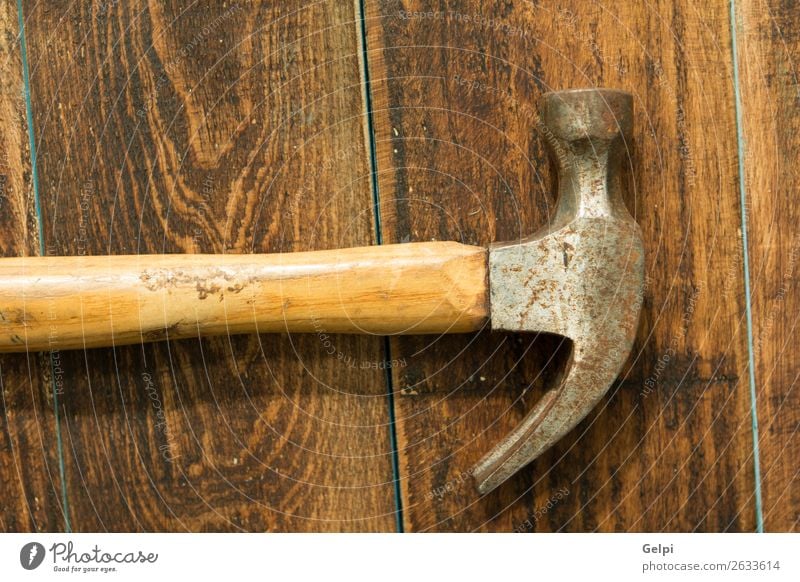 Gebrauchter und rostiger Hammer Arbeit & Erwerbstätigkeit Industrie Werkzeug Hand Holz Metall Stahl Rost alt bauen Gerät Reparatur Konstruktion Schreinerei