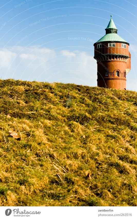 Wasserturm Umwelt Natur Landschaft Pflanze Himmel Frühling Sommer Wetter Schönes Wetter Menschenleer Burg oder Schloss Turm Bauwerk Gebäude Fenster Hügel Spitze