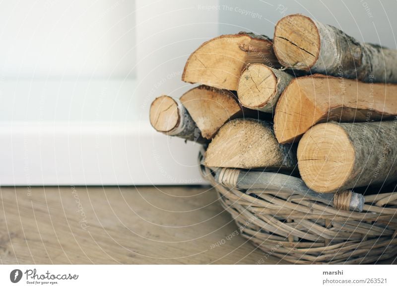 genug Holz vor der Hütten braun Korb Brennholz heizen Dekoration & Verzierung Farbfoto Innenaufnahme Menschenleer Stapel Symbole & Metaphern Holzstapel