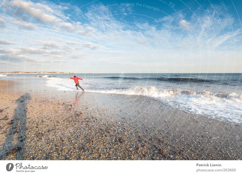 run run run Mensch maskulin Junger Mann Jugendliche 1 Umwelt Natur Landschaft Sand Luft Wasser Himmel Wolken Schönes Wetter Wind Wellen Küste Strand Meer rennen