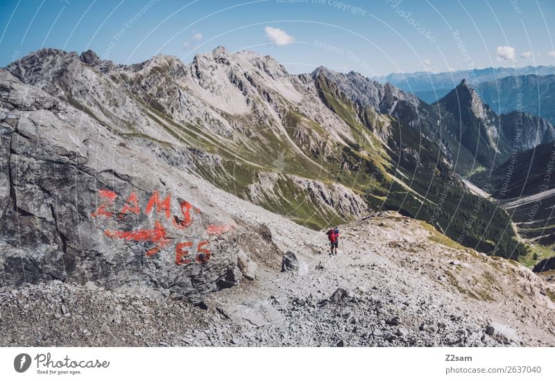 Abstieg nach Zams | Europäischer Fernwanderweg E5 Ferien & Urlaub & Reisen Abenteuer Berge u. Gebirge wandern Junge Frau Jugendliche Natur Landschaft Sommer