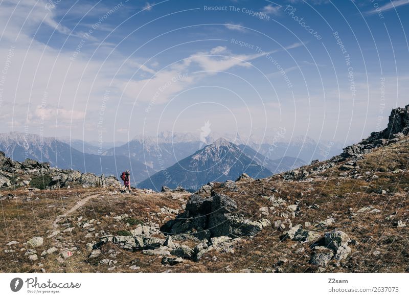 Junge Frau auf Alpenüberquerung | E5 Ferien & Urlaub & Reisen Abenteuer wandern Mensch Natur Landschaft Himmel Sommer Schönes Wetter Berge u. Gebirge Gipfel