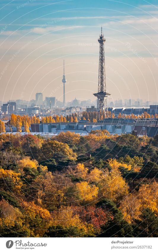 Funkturm und Fernsehturm auf einem Foto im Herbst Ferien & Urlaub & Reisen Ausflug Abenteuer Freiheit Sightseeing Städtereise Berge u. Gebirge wandern Umwelt