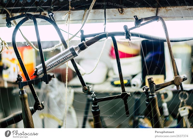 Verschiedene Goldschmiedewerkzeuge an der Schmuckwerkstatt. Reichtum Handarbeit Arbeit & Erwerbstätigkeit Beruf Industrie Handwerk Werkzeug Kunst Accessoire