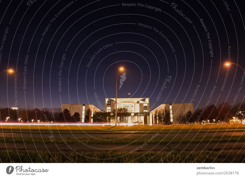 Bundeskanzlerinamt Architektur Berlin Bundeskanzler Amt Deutscher Bundestag Deutschland dunkel Dämmerung Hauptstadt Nacht Parlament Regierung Regierungssitz