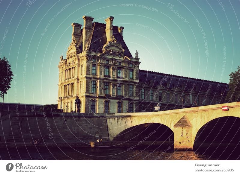 Paris im Mai Frankreich Europa Hauptstadt Altstadt Brücke Architektur Mauer Wand alt ästhetisch historisch Seine Fluss Gebäude Farbfoto Außenaufnahme