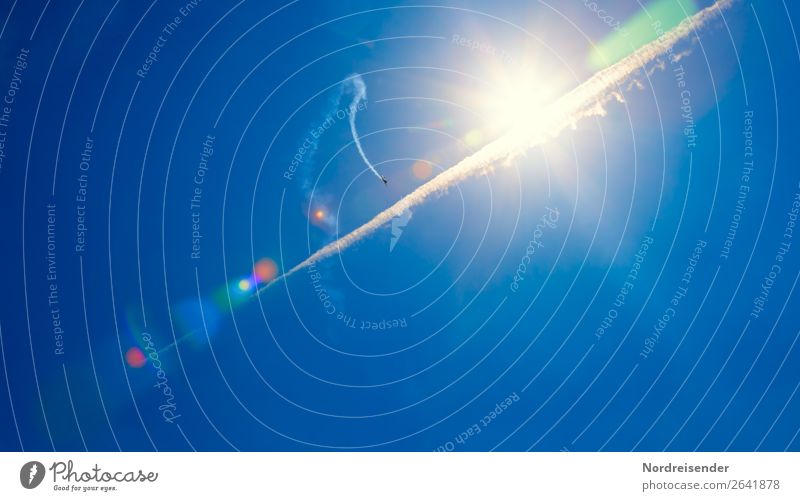 Airshow mit Bling-bling Freizeit & Hobby Motorsport Luftverkehr Urelemente Wolkenloser Himmel Sonne Sonnenlicht Schönes Wetter Flugzeug Sportflugzeug fliegen