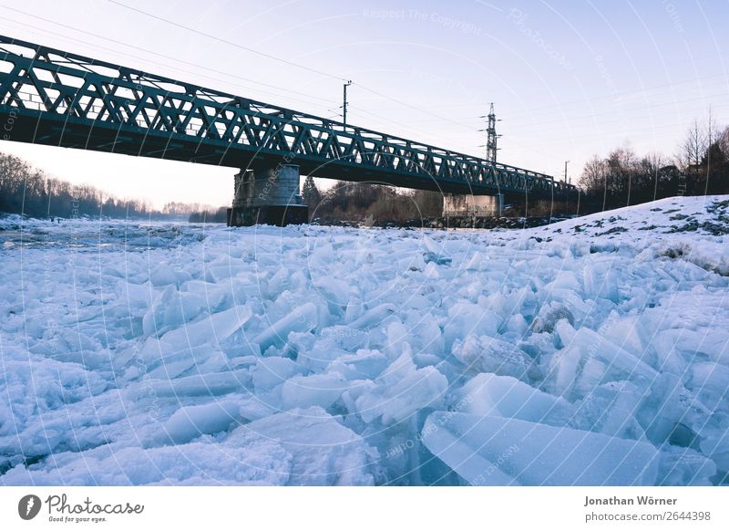 Icy winter Urelemente Sonnenaufgang Sonnenuntergang Winter Eis Frost Schnee Brücke Abenteuer Endzeitstimmung Umwelt Farbfoto Gedeckte Farben Außenaufnahme