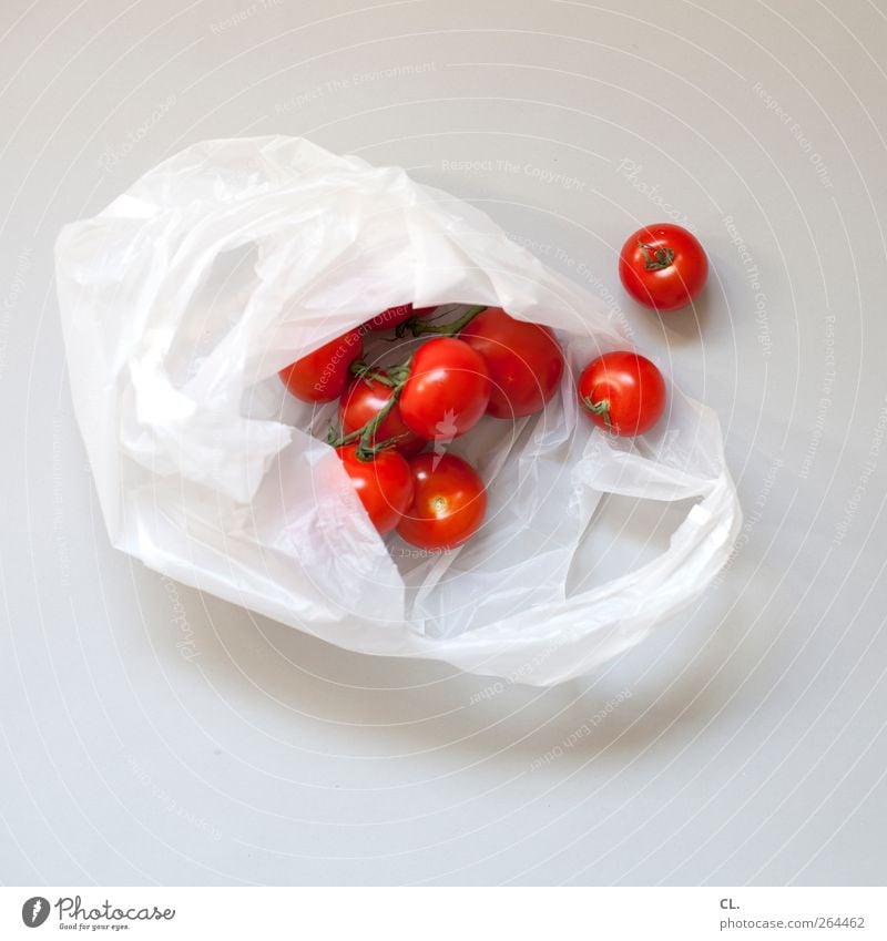 tomaten Lebensmittel Gemüse Tomate Bioprodukte Vegetarische Ernährung kaufen Gesundheit Gesunde Ernährung frisch lecker saftig rot Tüte Menschenleer mehrere