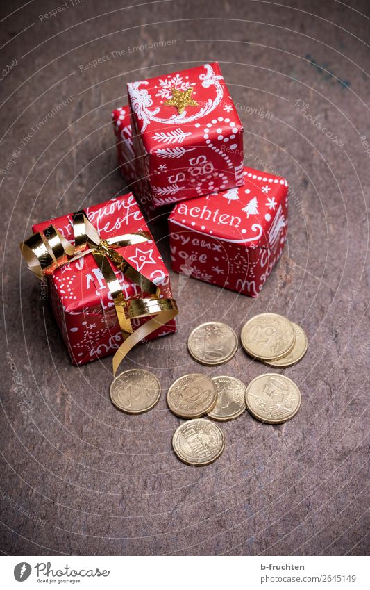 Weihnachtsgeld kaufen Geld sparen Feste & Feiern Weihnachten & Advent Verpackung Schleife Solidarität Hilfsbereitschaft Gerechtigkeit Geschenk schenken