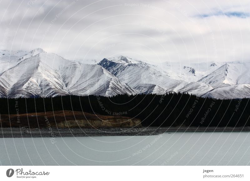 Am Ende der Welt Landschaft Erde Sand Wasser Himmel Wolken Herbst Winter Eis Frost Schnee Wald Berge u. Gebirge Schneebedeckte Gipfel Seeufer Strand Bucht