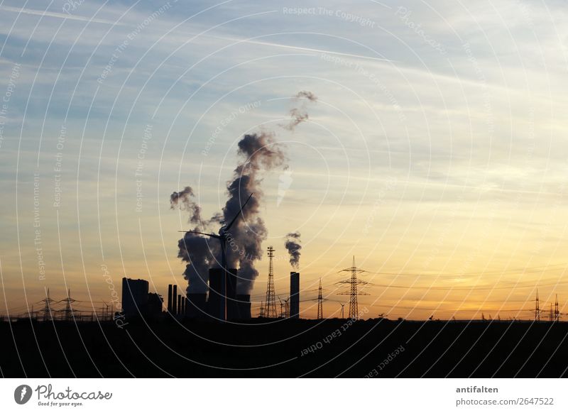 Ruhrpott Ausflug Ferne Umwelt Herbst Klimawandel Ruhrgebiet Deutschland Dorf Kleinstadt Stadtrand Gebäude Schmelzofen Industrieanlage Strommast Silhouette Abgas