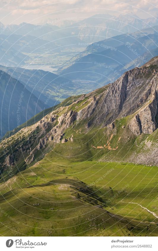 Großglockner Pass im Sonnenlicht VI Starke Tiefenschärfe Kontrast Schatten Licht Tag Textfreiraum Mitte Textfreiraum oben Textfreiraum links Textfreiraum rechts