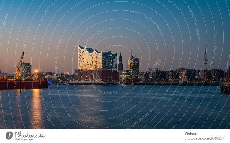 Hamburg, Nacht, Lichter, Langzeitbelichtung Hafen Elbphilharmonie Michel Dunkel Skyline