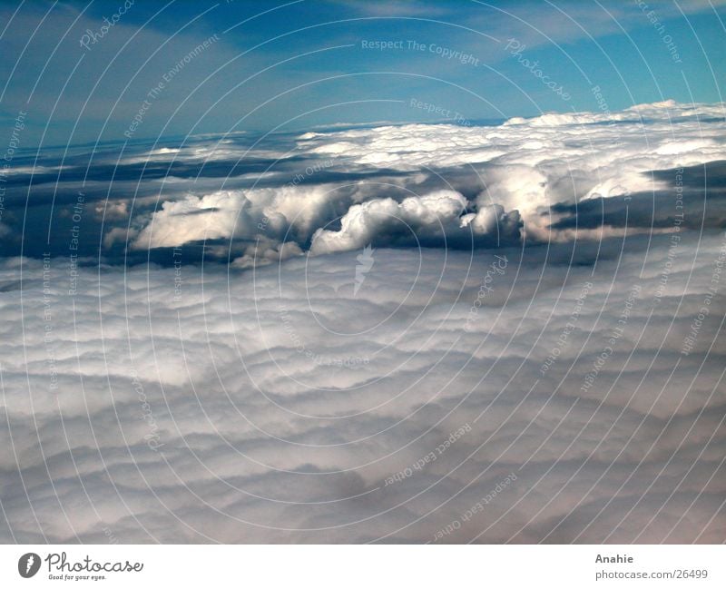 Wolkeneinsturz Zusammenbruch weiß Am Rand Himmel blau Loch