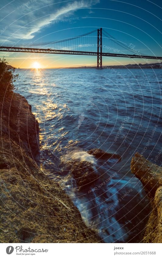 Tanz unter der Brücke Ferien & Urlaub & Reisen Städtereise Landschaft Wasser Sonne Sonnenaufgang Sonnenuntergang Sonnenlicht Schönes Wetter Lissabon Portugal