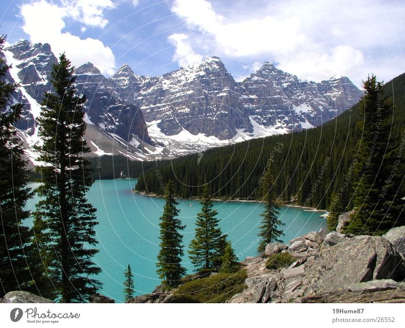 Moraine Lake, Kanada See Baum Wolken Nadelbaum Romantik Erholung Einsamkeit Nationalpark Berge u. Gebirge Natur Nebel Landschaft moraine lake blau ruhig hoch