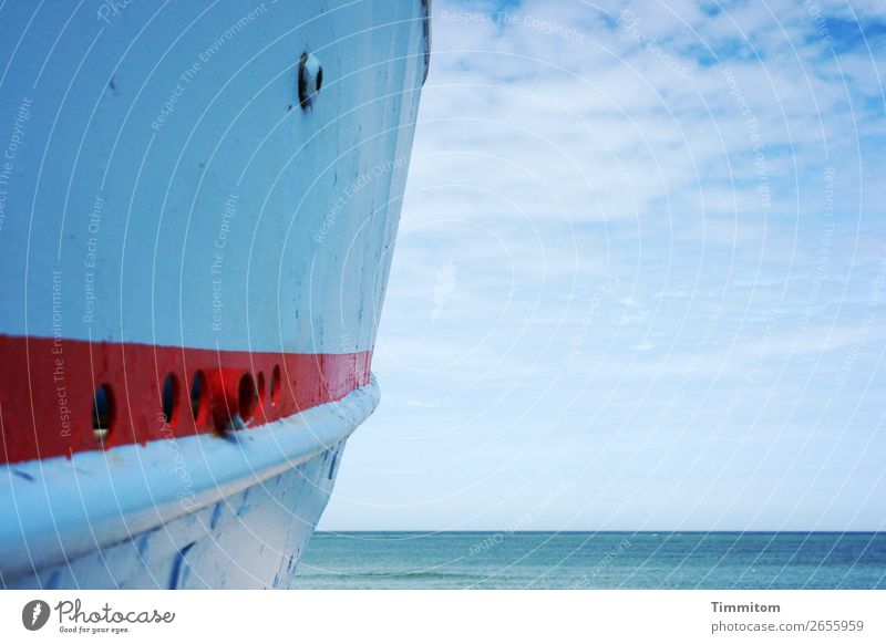 Blau, blau, blau Ferien & Urlaub & Reisen Umwelt Natur Urelemente Wasser Himmel Sommer Schönes Wetter Nordsee Dänemark Schifffahrt Fischerboot Holz warten rot