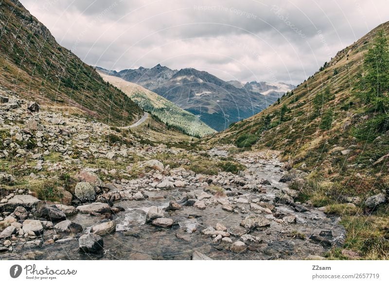 Blick Richtung Sölden AT | E5 Abenteuer wandern Natur Landschaft Himmel Wolken Herbst Wiese Alpen Berge u. Gebirge Bach gigantisch nachhaltig natürlich grün