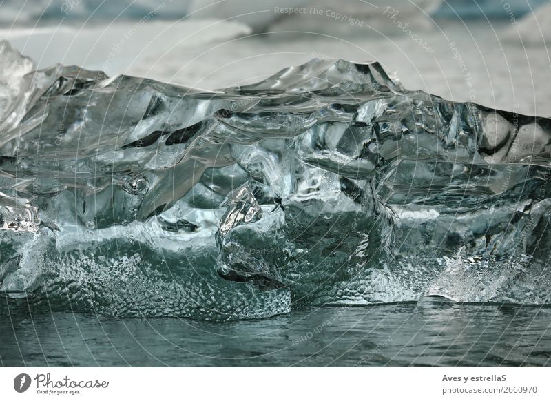 Formen auf einem Stück Gletschereis Natur Urelemente Wasser Winter Klima Klimawandel Wetter Schönes Wetter schlechtes Wetter Eis Frost Berge u. Gebirge Nordsee