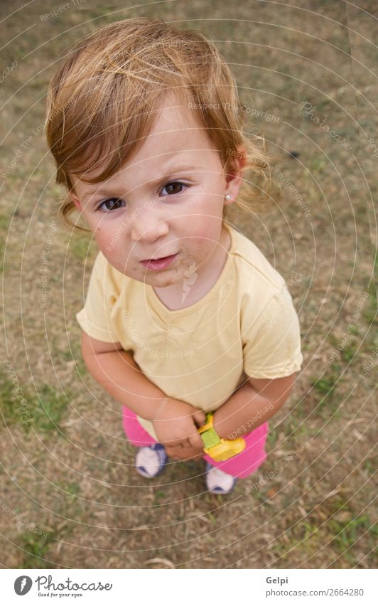 Karikatur eines kleinen Mädchens Freude Glück schön Gesicht Kind Mensch Baby Frau Erwachsene Kindheit Jugendliche Mund Natur blond Lächeln groß lustig niedlich