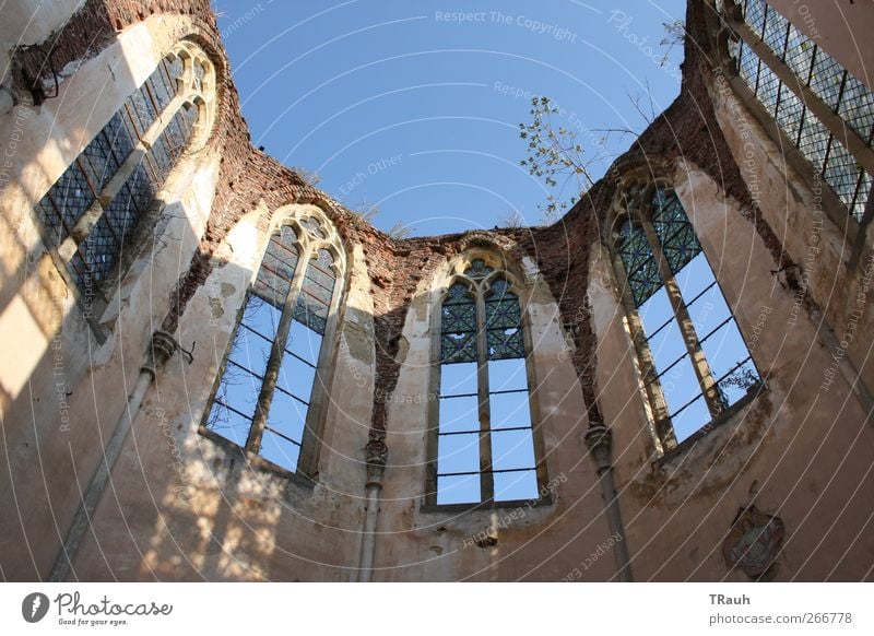 Open Air Church Architektur Kultur Himmel Sonne Sommer Menschenleer Kirche Bauwerk Gebäude Mauer Wand Fassade Fenster Stein Sand Glas Metall Ornament Gefühle