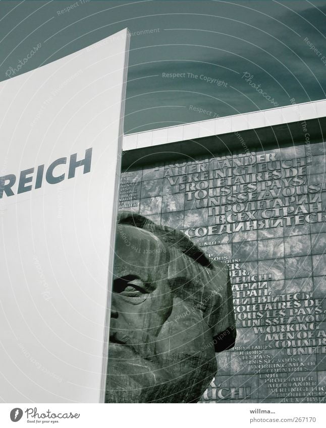 Karl Marx und der Reichtum der Welt reich Kapitalwirtschaft Karriere Arbeitslosigkeit Kopf Skulptur Monument Sehenswürdigkeit Wahrzeichen Denkmal Schriftzeichen