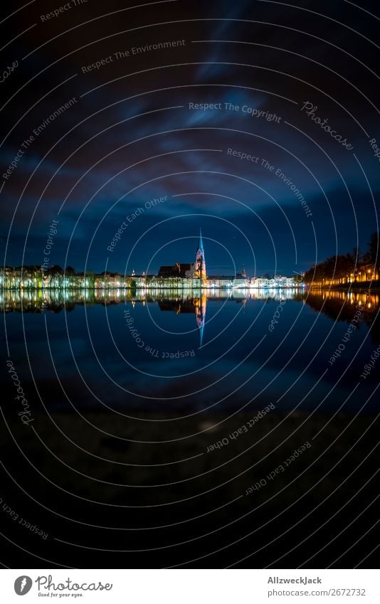 Schwerin Pfaffenteich Spiegelung Historische Altstadt bei Nacht Deutschland Stadt Hauptstadt Mecklenburg-Vorpommern historisch Altbau Nachtaufnahme