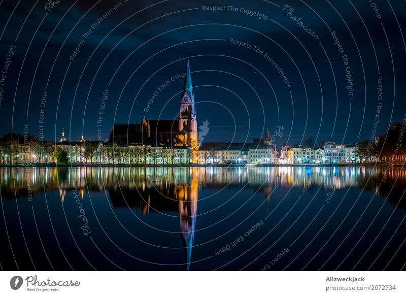 Schwerin Pfaffenteich Spiegelung Historische Altstadt bei Nacht Deutschland Stadt Hauptstadt Mecklenburg-Vorpommern historisch Altbau Nachtaufnahme