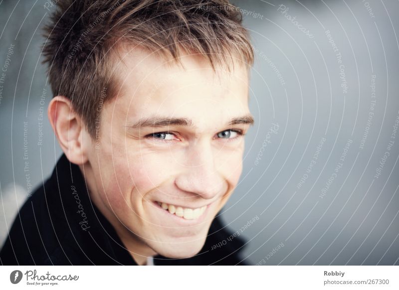 Sourire Naturel Mensch maskulin Junger Mann Jugendliche Erwachsene Kopf 1 18-30 Jahre Lächeln lachen Blick Fröhlichkeit blau grau Freude Glück Lebensfreude