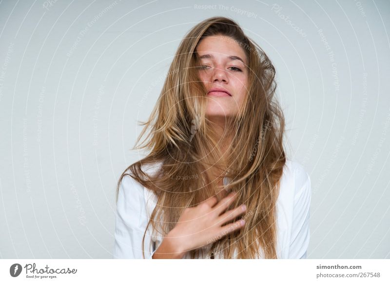 portrait Studium Student Business Mittelstand Unternehmen Karriere Erfolg Sitzung 1 Mensch Leben Porträt Frau Haare & Frisuren blond braun Hemd schön Schönling