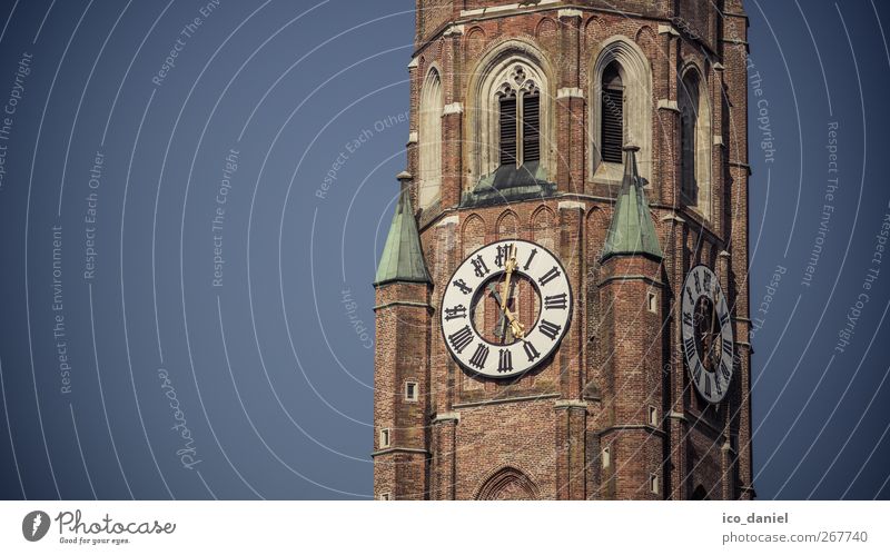 höchster Backsteinturm der Welt... Himmel Wolkenloser Himmel Landshut Bayern Europa Kleinstadt Stadtzentrum Altstadt Menschenleer Haus Kirche Turm Bauwerk