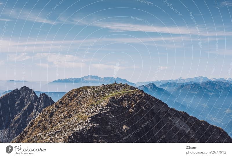 Wanderer auf dem Gipfel des Hirzer wandern Klettern Bergsteigen Menschengruppe Umwelt Natur Landschaft Himmel Sommer Schönes Wetter Alpen Berge u. Gebirge