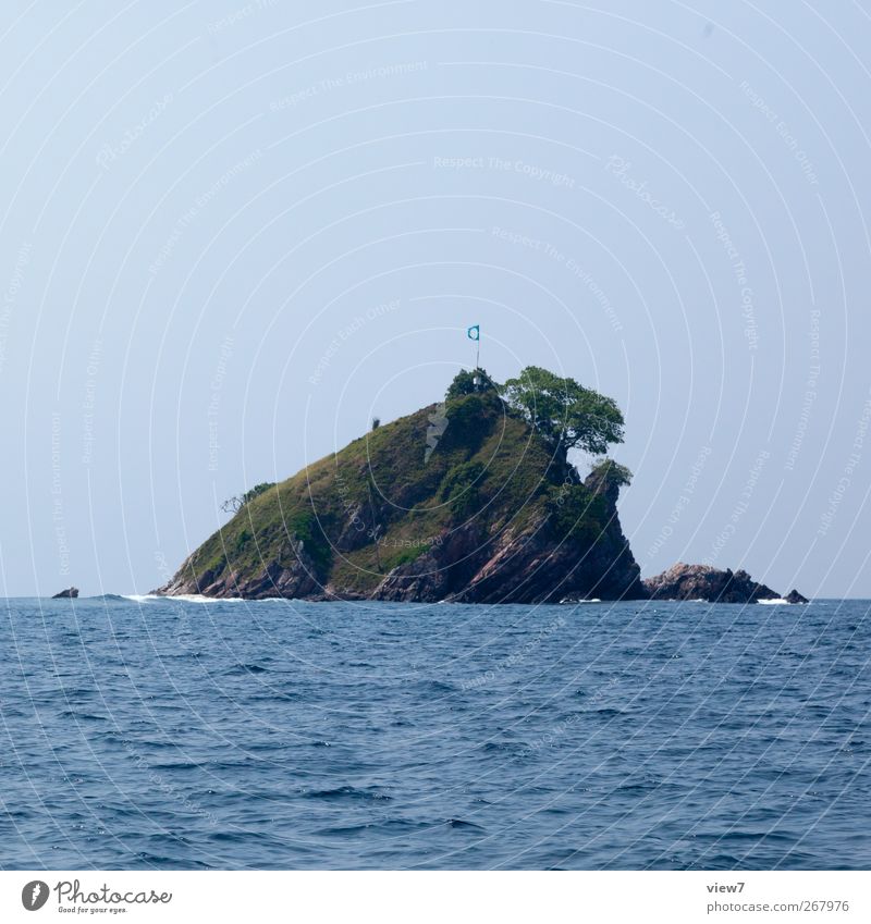 Pirateninsel Umwelt Natur Landschaft Wasser Wolkenloser Himmel Sommer Klima Hügel Felsen Berge u. Gebirge Gipfel Meer authentisch einfach frisch einzigartig