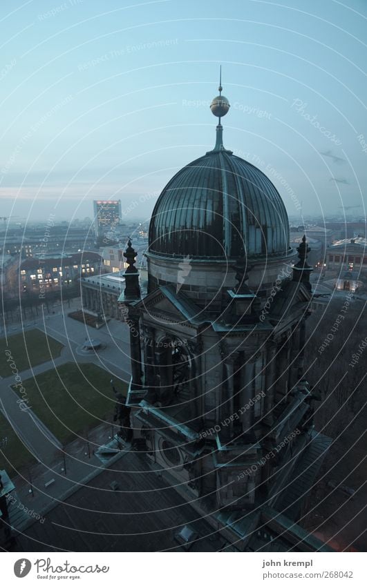 Baikonur Berlin Bundesadler Hauptstadt Dom Bauwerk Gebäude Architektur Kuppeldach Sehenswürdigkeit Wahrzeichen Deutscher Dom Museumsinsel Bekanntheit gigantisch