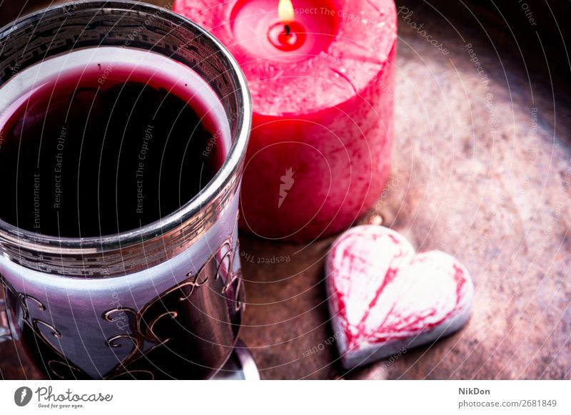 Symbol Valentinstag Valentinsgruß Herz Kerze Wein Liebe Feier Glas Alkohol Romantik trinken Feiertag Tag Getränk romantisch feiern Datierung Jahrestag