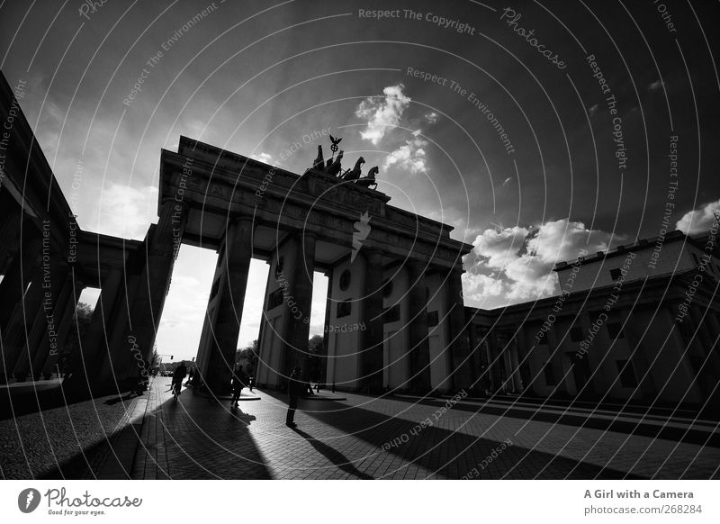 Berlin - gibts was geileres? Stadt Hauptstadt Stadtzentrum Altstadt bevölkert Sehenswürdigkeit Wahrzeichen Denkmal Brandenburger Tor gigantisch Bekanntheit