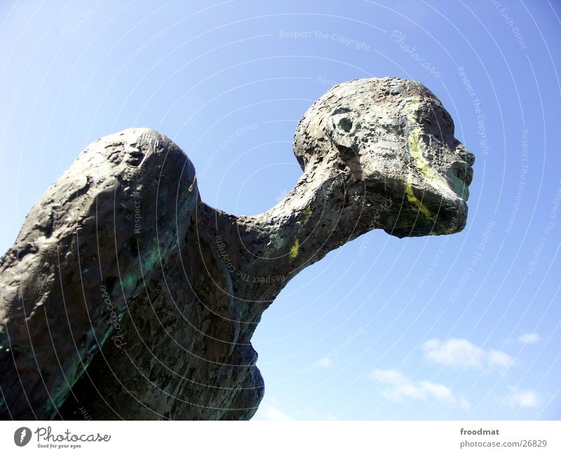 Kopf hoch, Junge... Kunst Skulptur Wolken aufstrebend Wustrow Silhouette Dinge Farbe Himmel Bewegung Profil Langhals